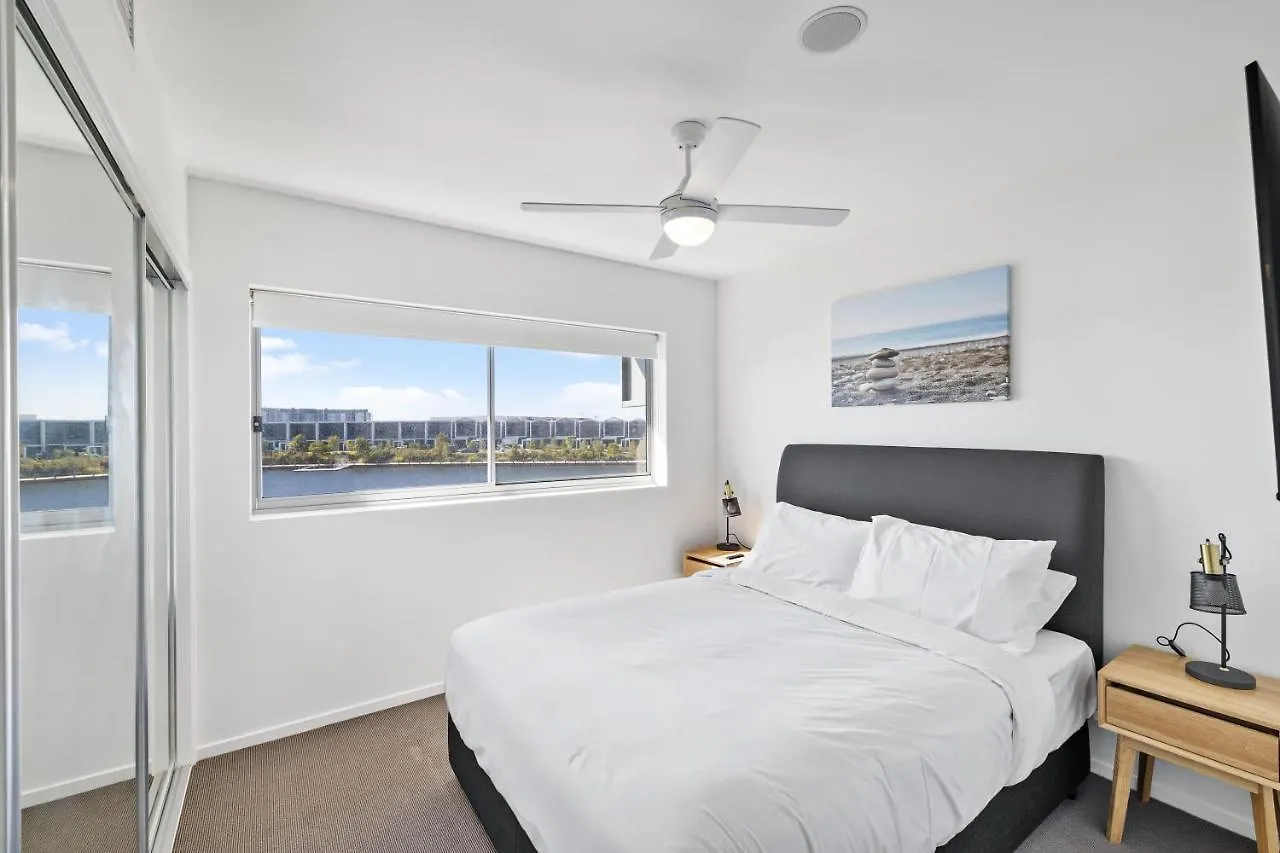 Lakeview Apartment - Birtinya Kawana Waters 0*,  Australia