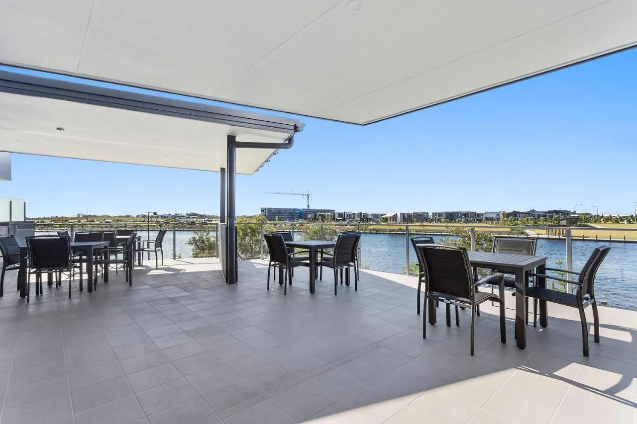Lakeview Apartment - Birtinya Kawana Waters